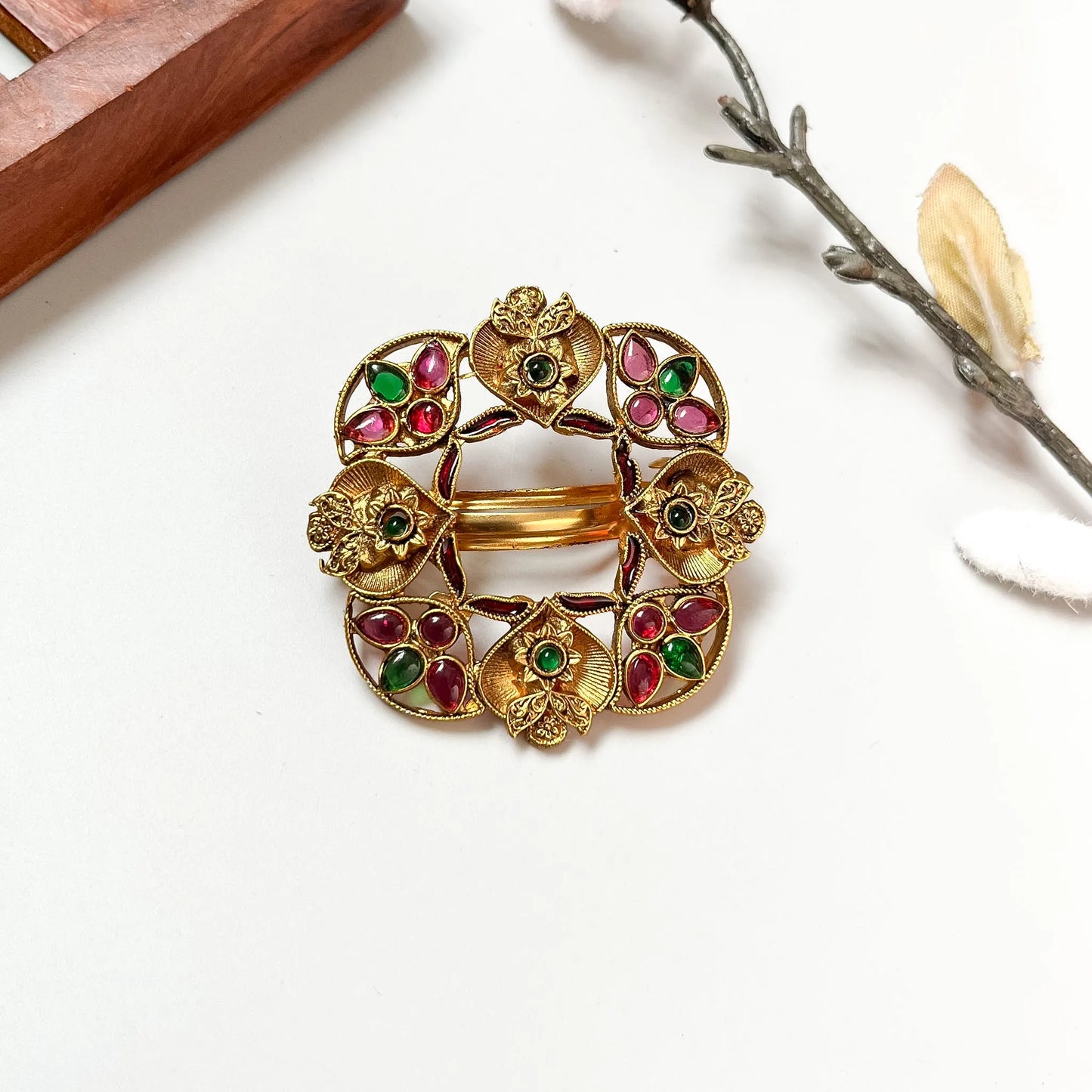 Mixed ruby and emerald petalled shield barrette with ornate central flower, vintage 4cm hair clip