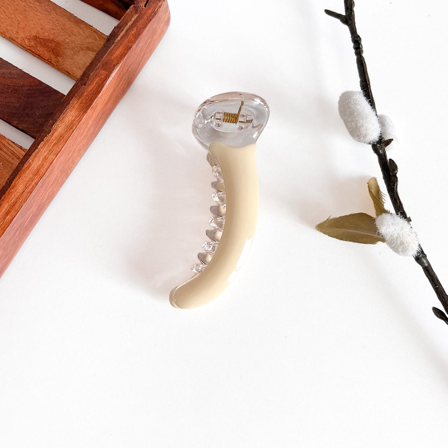Cream smooth gloss banana clip with polished shine, 8cm medium banana clip all hair types