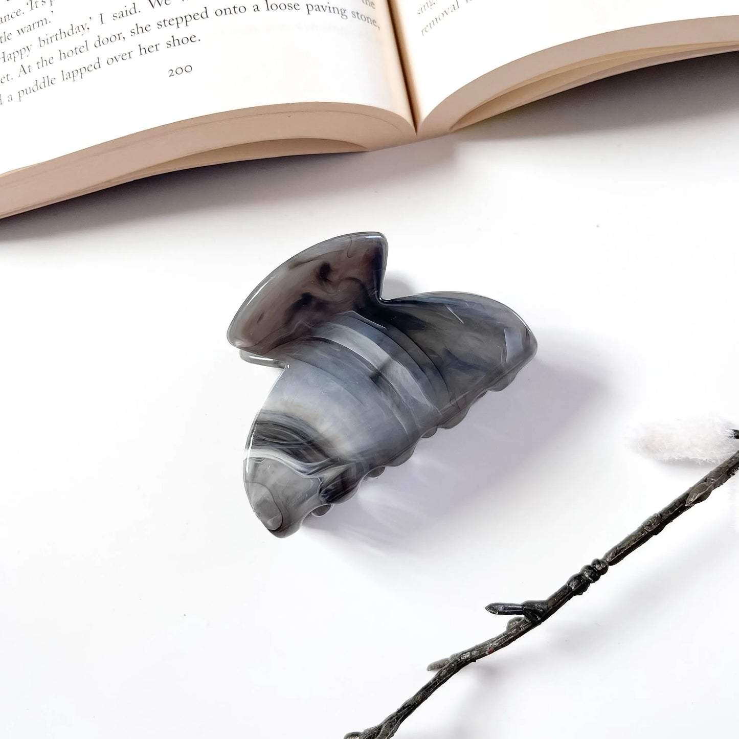 Grey swirled marble claw clip acetate hair clutcher