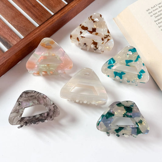 Tortoiseshell triangle claw clip in 6 colours for women