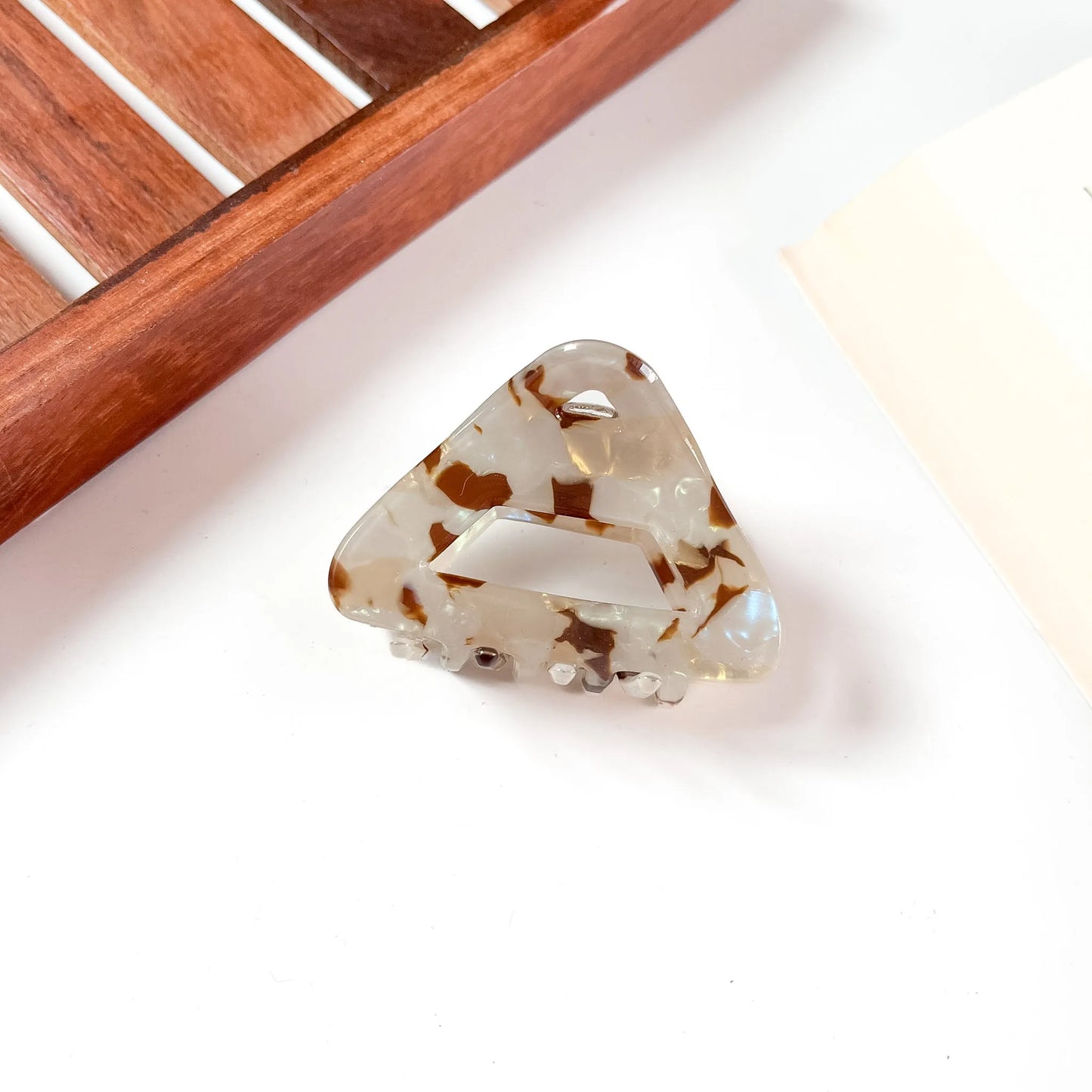 Ivory tortoiseshell triangle claw clip for hair