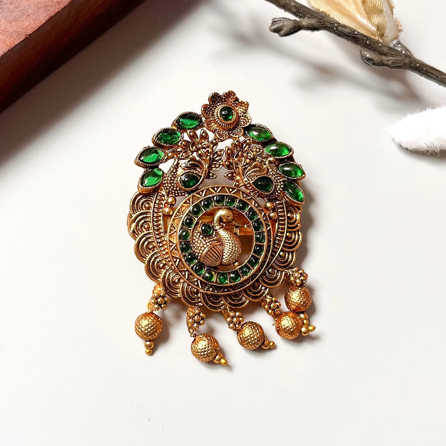 Emerald green vintage peacock metal barrette with hand-set stones and ornate metalwork, 3cm